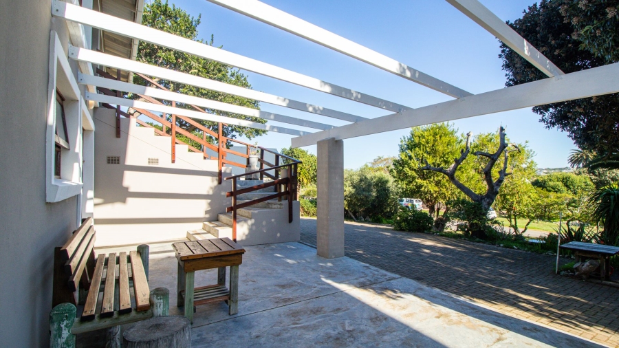 4 Bedroom Property for Sale in Stilbaai Oos Western Cape